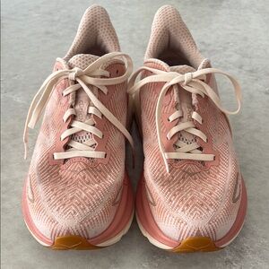 Hoka Clifton 9 Sandstone Cream Women’s 8B Athletic Shoes